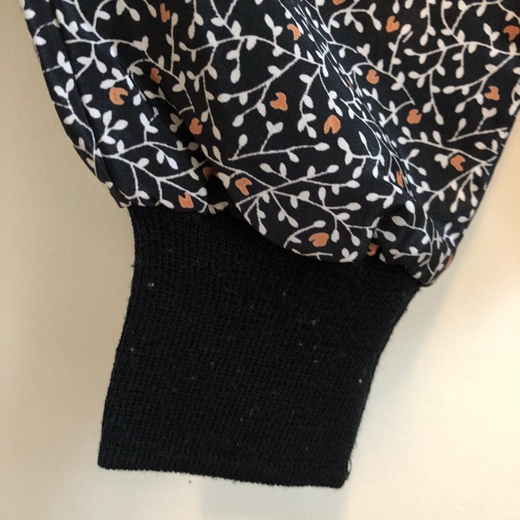 Lightweight floral button down collared shirt - Picture 3 of 7